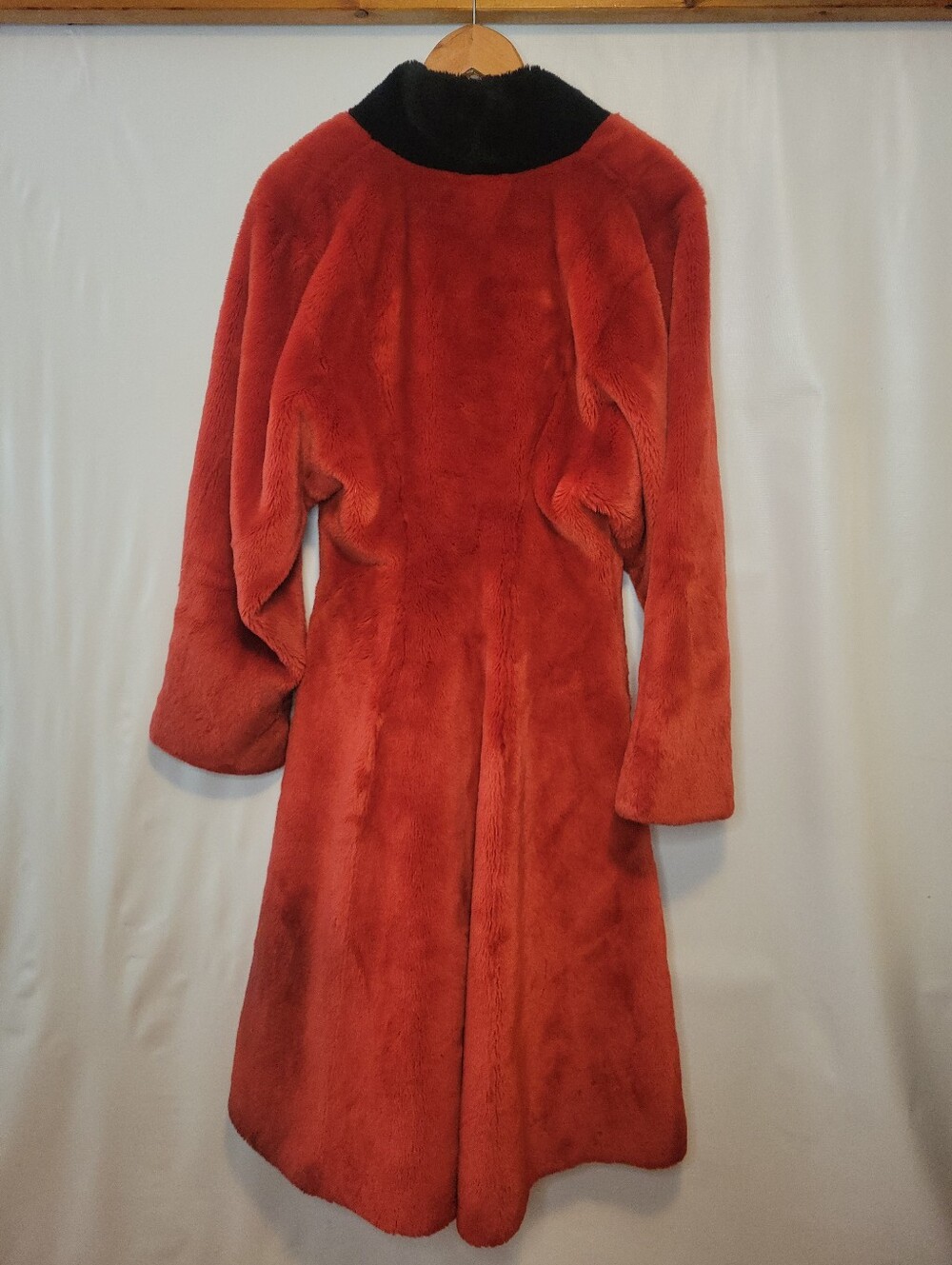 Vintage Blood Orange Red Lou Caétan Faux Fur Long Coat with Black Collar - Picture 3 of 13